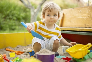 ROTTLER sucht kleine Sandarchitekten