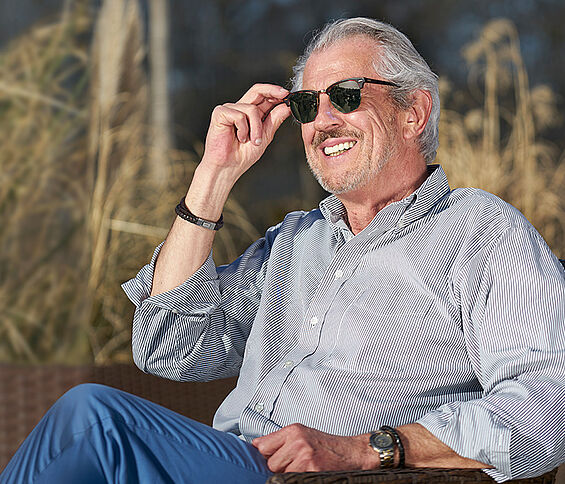 Lachen Sie der Sonne entgegen anstatt zu Blinzeln! Bild1