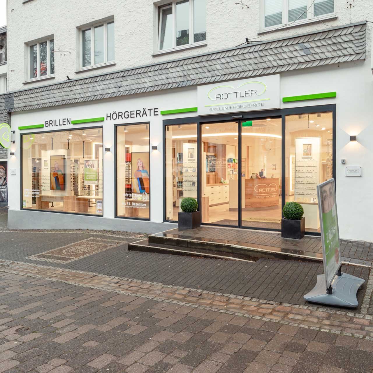 rottler-sehzentrum-hoerzentrum-hoergeraete-brillen-brilon